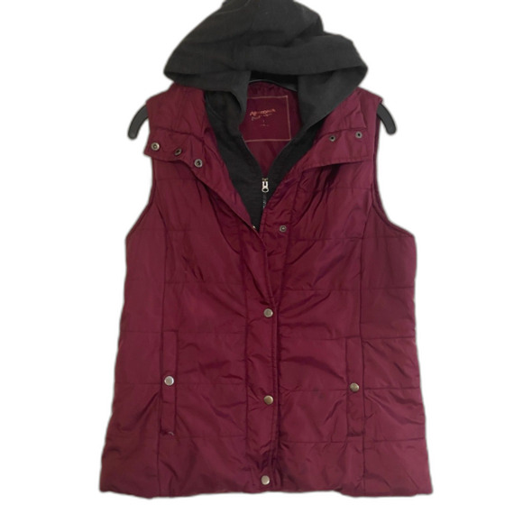 Arizona Jean Co Women's Burgundy & Black Quilted Puffer Vest Hooded Zip Size L - Picture 3 of 7